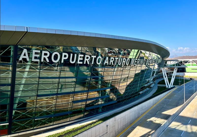 Aeropuerto de Santiago, Líder mundial en puntualidad.